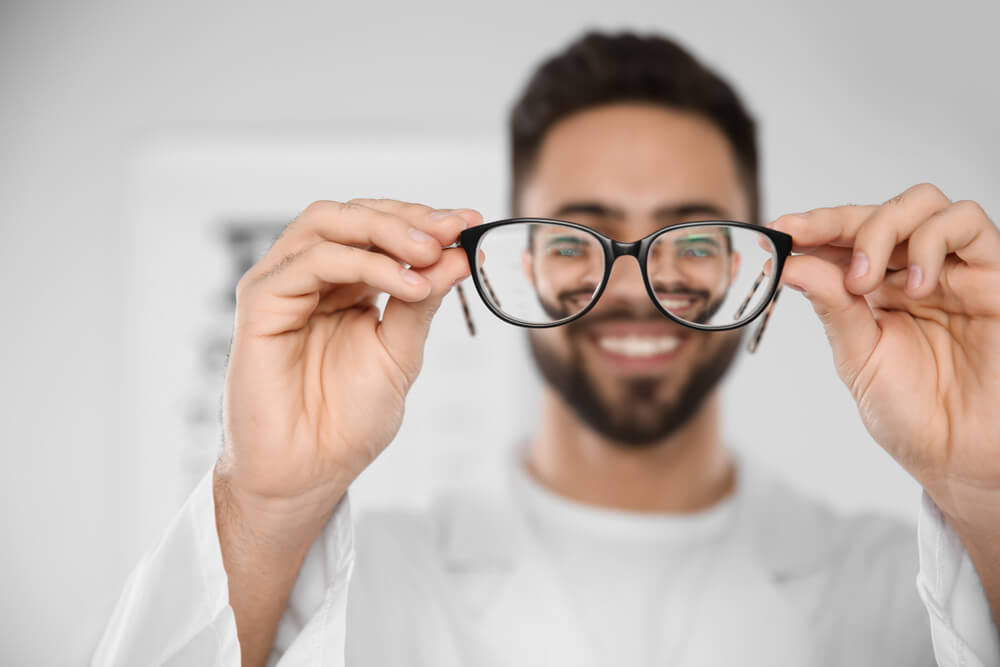 眼鏡矯正治療有助改善近視